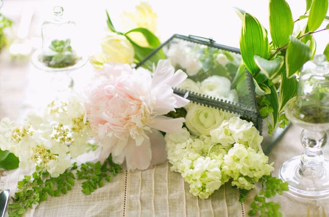 在婚禮當(dāng)天如何做好花藝的布置