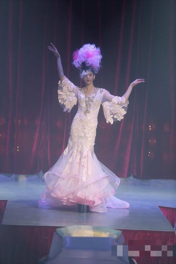 要逆天了，這幾款婚紗設計絕逼亮瞎你滴眼！  第5張