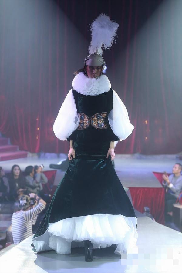 要逆天了，這幾款婚紗設計絕逼亮瞎你滴眼！  第7張