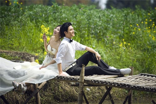 拍婚紗照怎么擺姿勢 婚紗照姿勢指引（婚紗照pose大全）  第1張