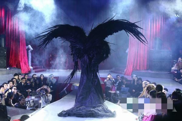 要逆天了，這幾款婚紗設計絕逼亮瞎你滴眼！  第6張