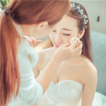 新娘跟妝有哪些內容 結婚當天新娘跟妝的流程