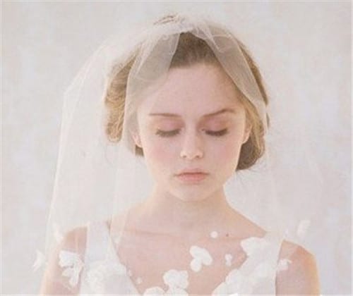 結婚當天新娘包里的必備品 完美新娘必備用品