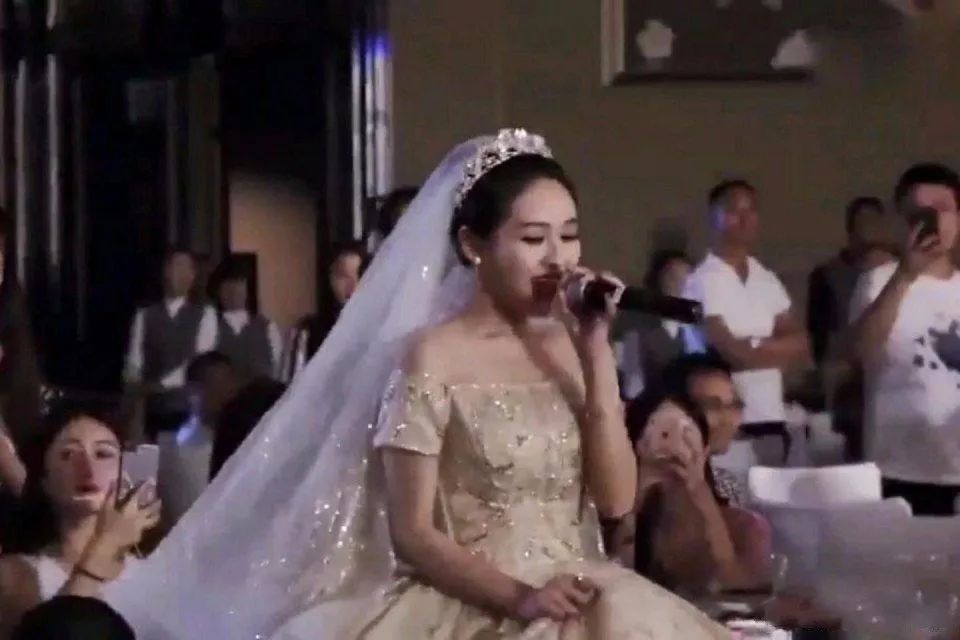 一場婚禮花掉兩人幾年工資？不要把自己的婚禮辦成不倫不類的“中國式婚禮”  第3張