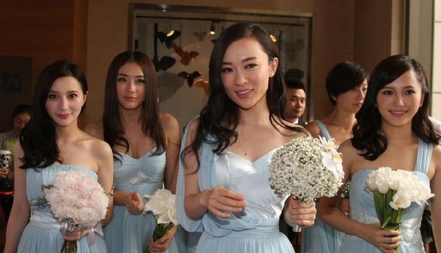 是不是塑料姐妹情，從她給你選伴娘服就看出來了！  第11張