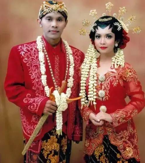 世界各國傳統(tǒng)婚禮服飾盤點(diǎn)！最驚艷的還是那一抹中國紅！  第9張