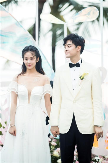 婚禮上新郎應該穿什么樣的西裝，才能看起來不像房產中介？  第18張