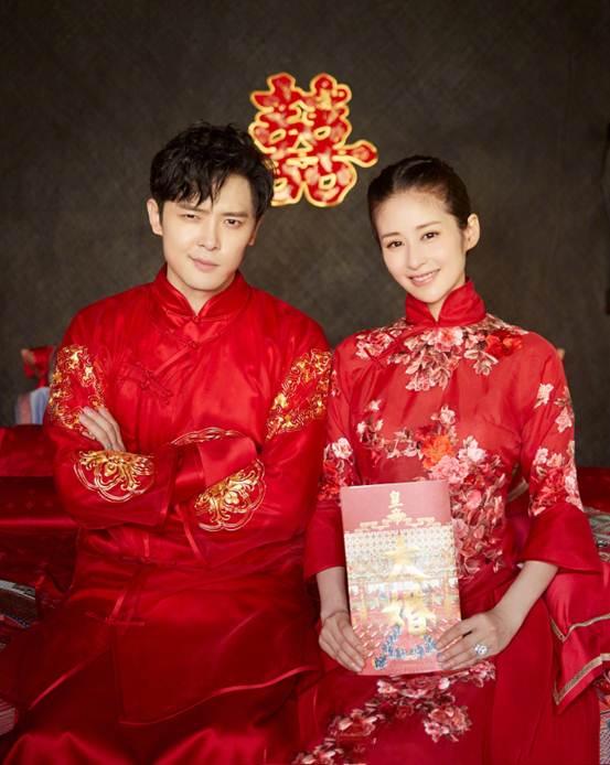 婚禮上新娘三套禮服是“標配”，那么新郎應該準備幾套禮服呢？  第4張
