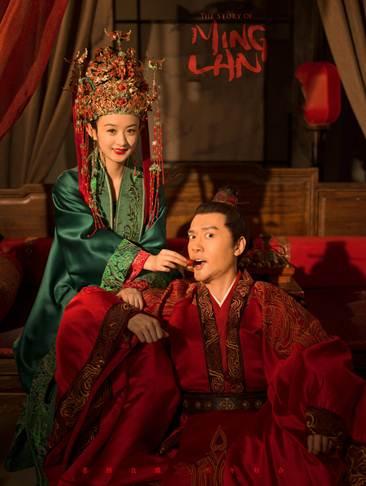 婚禮上新娘三套禮服是“標配”，那么新郎應該準備幾套禮服呢？  第12張