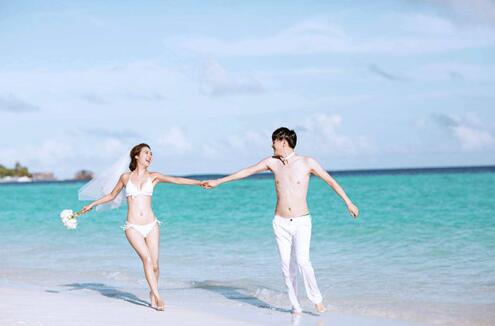 比基尼婚紗照怎么擺姿勢(shì)，比基尼婚紗照技巧攻略  第2張