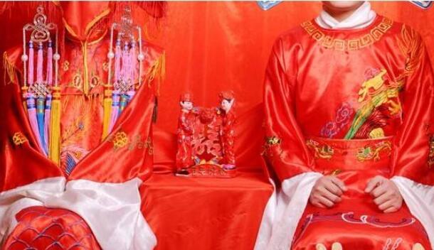“父母之命，媒妁之言”，婚禮進行時且不可忘記儀式禮節  第1張