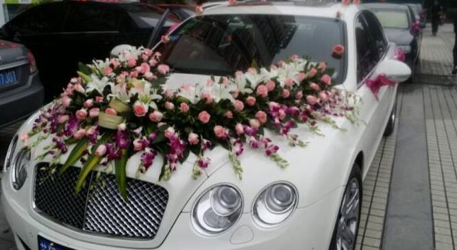 結婚的時候婚車重要還是婚車上面的扎花更重要？你會怎么選？  第4張