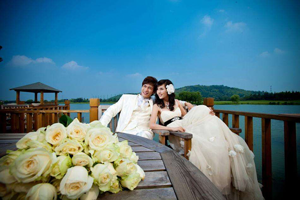 巴黎婚紗_巴黎婚紗攝影報價_巴黎婚紗照多少錢  第2張