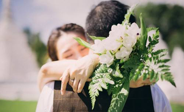 結婚現場新郎新娘相互表白 簡短的告白比一句“我愛你”更能打動人心