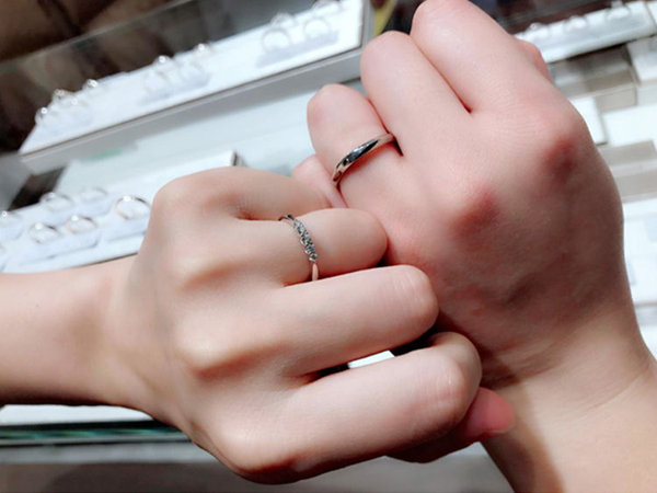 結(jié)婚五周年紀(jì)念日送什么?我跟男票的五周年情侶戒指  第1張