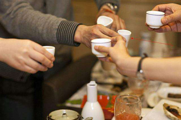 婚宴新郎擋酒小招數(shù) 新人必看！  第1張