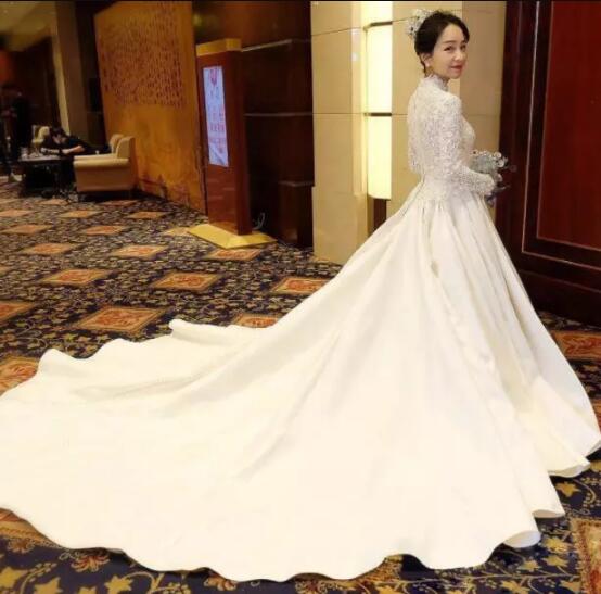 冬季結婚穿什么？冬季婚紗禮服選購攻略  第2張