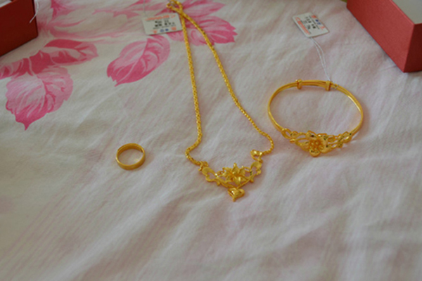 結婚三金必須是黃金嗎?才不是呢 第1張