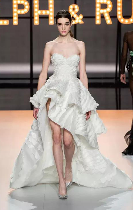 美到令人窒息的婚紗禮服新品，看一次想結(jié)一次婚啊！  第2張