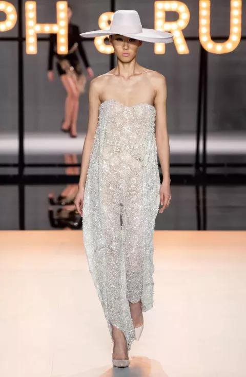 美到令人窒息的婚紗禮服新品，看一次想結(jié)一次婚啊！  第8張
