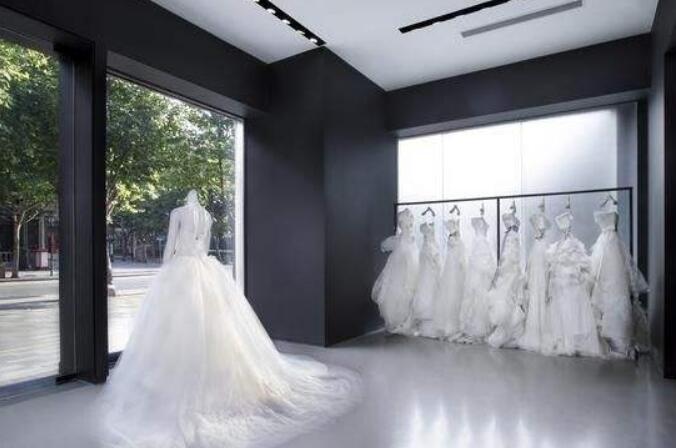 一套婚紗多少錢?婚紗品牌有哪些呢  第2張