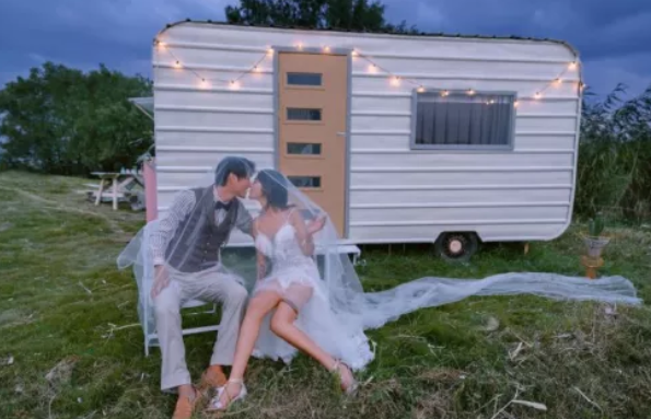 拍婚照的小技巧你都知道嗎？學會這10招拍照姿勢，讓你360度無死角！  第11張