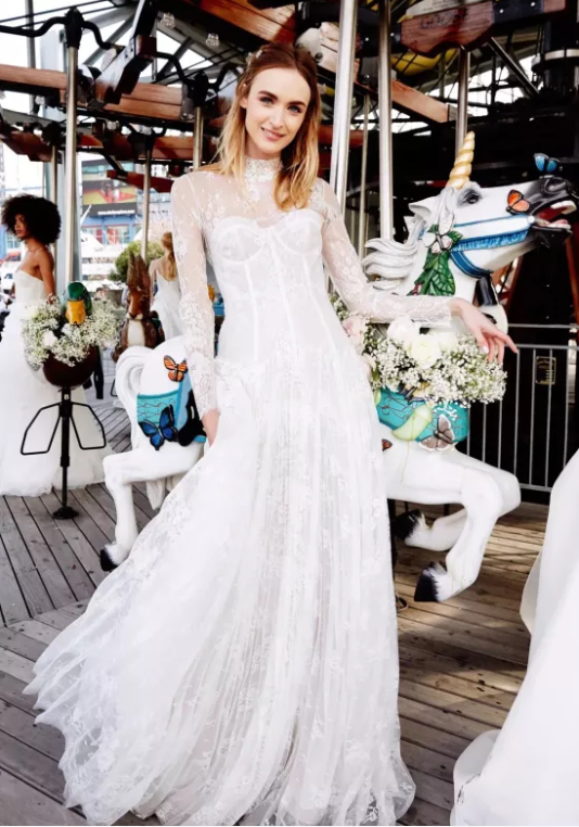 秋冬婚禮保暖秘笈|從婚紗禮服到必備婚品，氣質時髦又保暖！  第7張