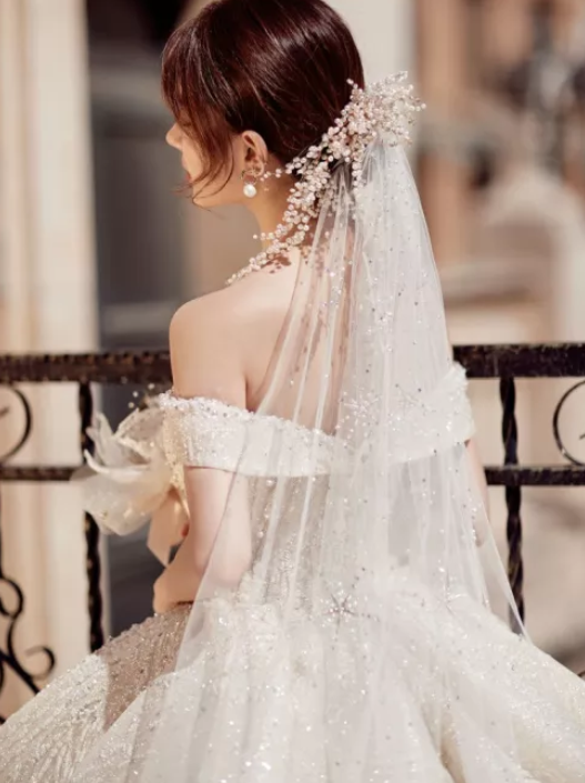 秋冬婚禮保暖秘笈|從婚紗禮服到必備婚品，氣質時髦又保暖！  第12張