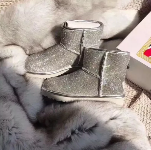 秋冬婚禮保暖秘笈|從婚紗禮服到必備婚品，氣質時髦又保暖！  第15張