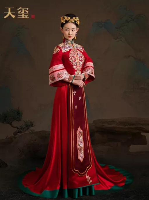 龍鳳褂、秀禾服、馬來褂傻傻分不清楚，中式禮服怎么選？看這篇就夠！  第14張