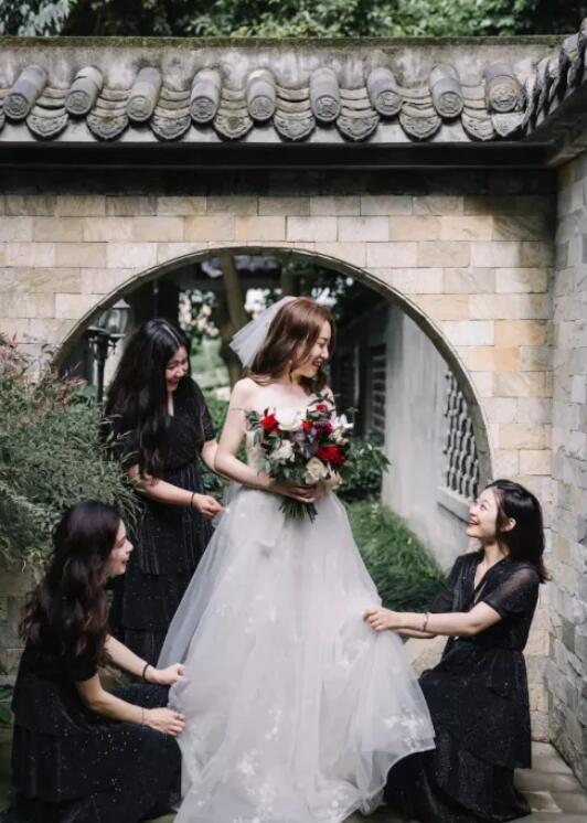 選伴娘服記住這四點，婚禮顏值立馬翻10倍！  第4張