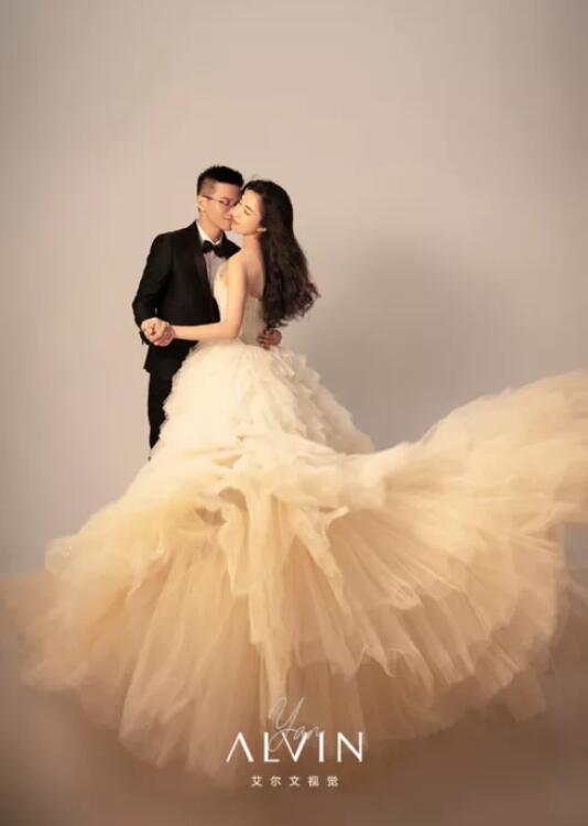 32個婚紗照Pose合集，拯救你的拍婚紗照尷尬癥！  第13張