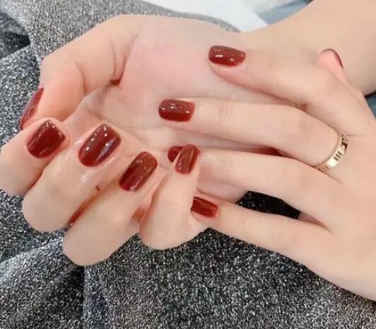 2021年結婚美甲怎么做？這8款新娘任選！  第3張