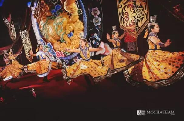 講真！這些紅紅火火的中式婚禮，和春節更配哦！  第17張