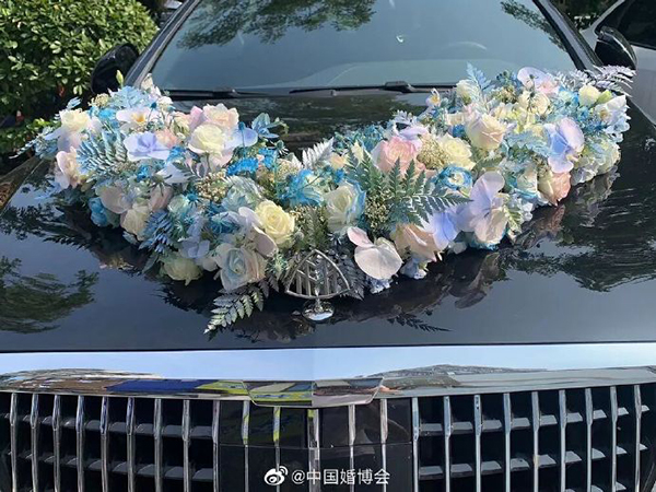 婚車車頭花怎么選及注意事項  第1張